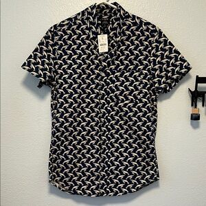 J. Crew Men's Short Sleeved Poplin  Shirt with Whale Print